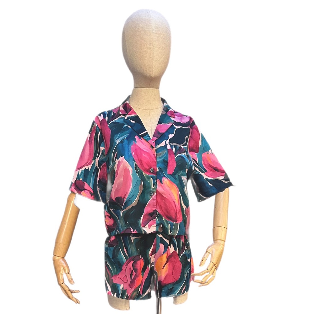 Fabletics satin pajama short set- size Small - floral print, good condition